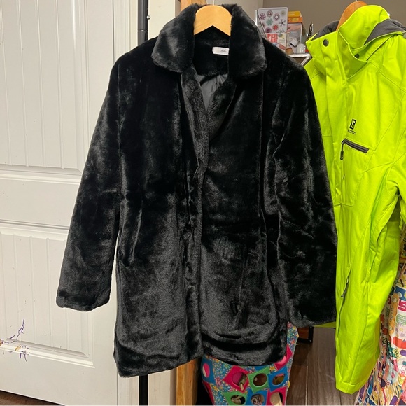 Adika Jackets & Blazers - Adika Women’s Faux Fur Jacket